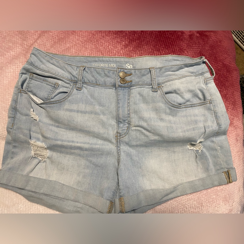 SO Plus Size 18 Distressed Denim Shorts